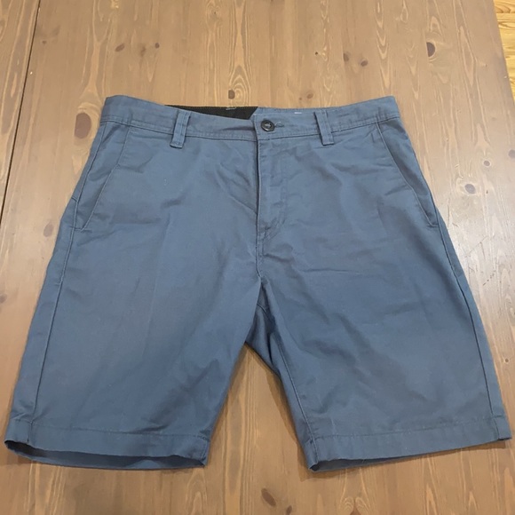 Volcom true to this shorts - Picture 2 of 2